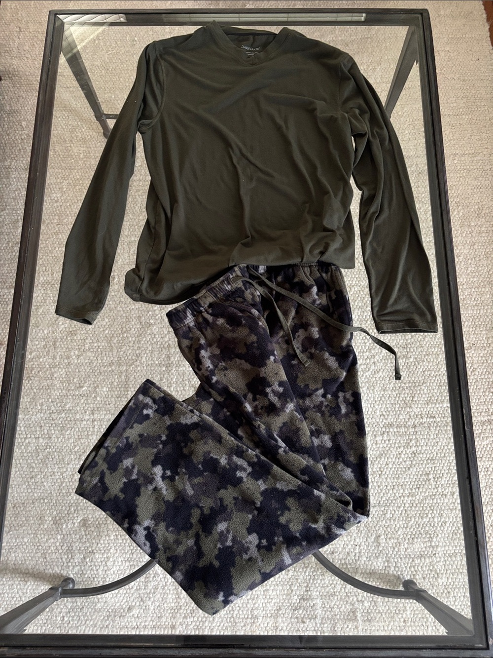 Men’s Cuddl Duds Olive Green and Camo Pajama Set